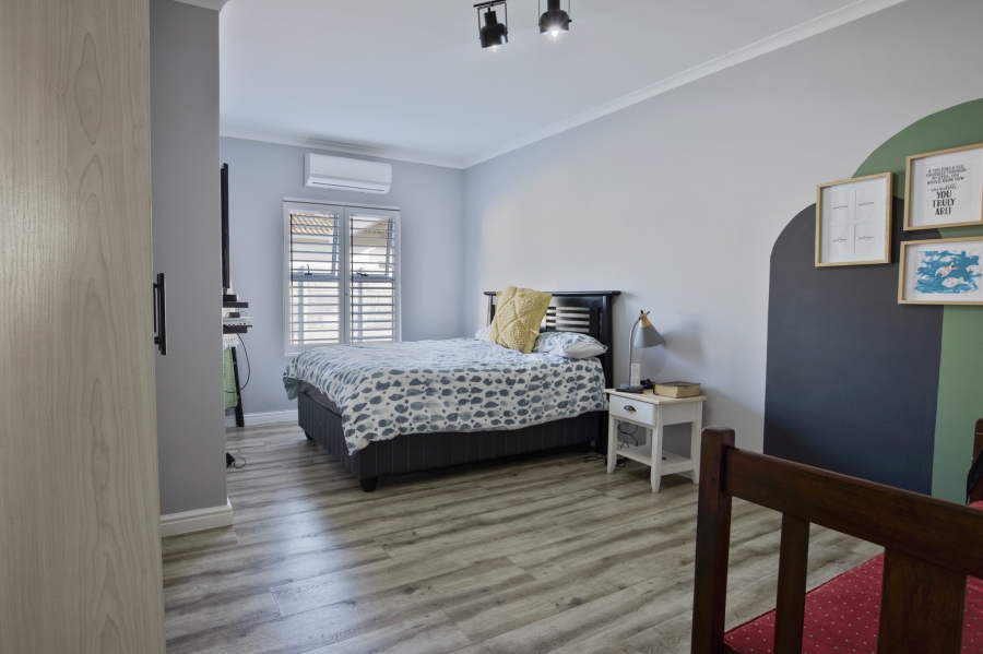 3 Bedroom Property for Sale in Sunningdale Western Cape